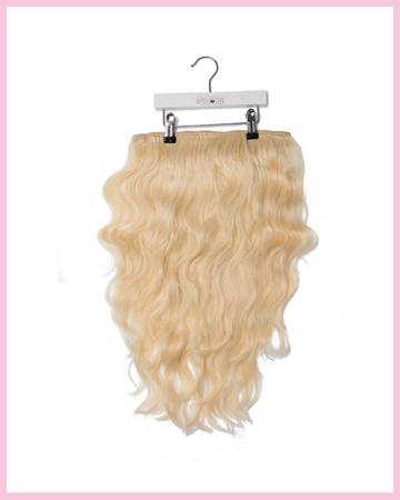 Blonde Bombshell Charlotte's Plážové vlny